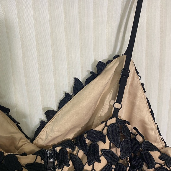 Bardot Black Lace Crop Top Nude Lined Bustier Cami Size US 10 Spaghetti Strap - Picture 6 of 8